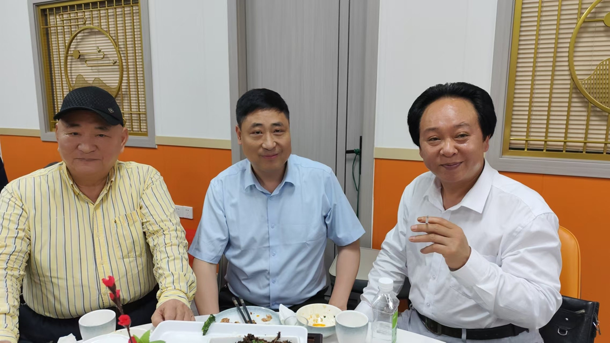 <strong>重庆市记者联谊会在铜梁举办 大众新闻报分享监督报道的桥梁纽</strong>